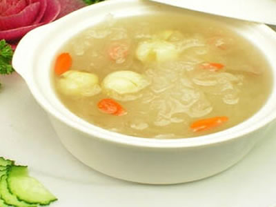 Tremella Lily Lotus Seed Soup